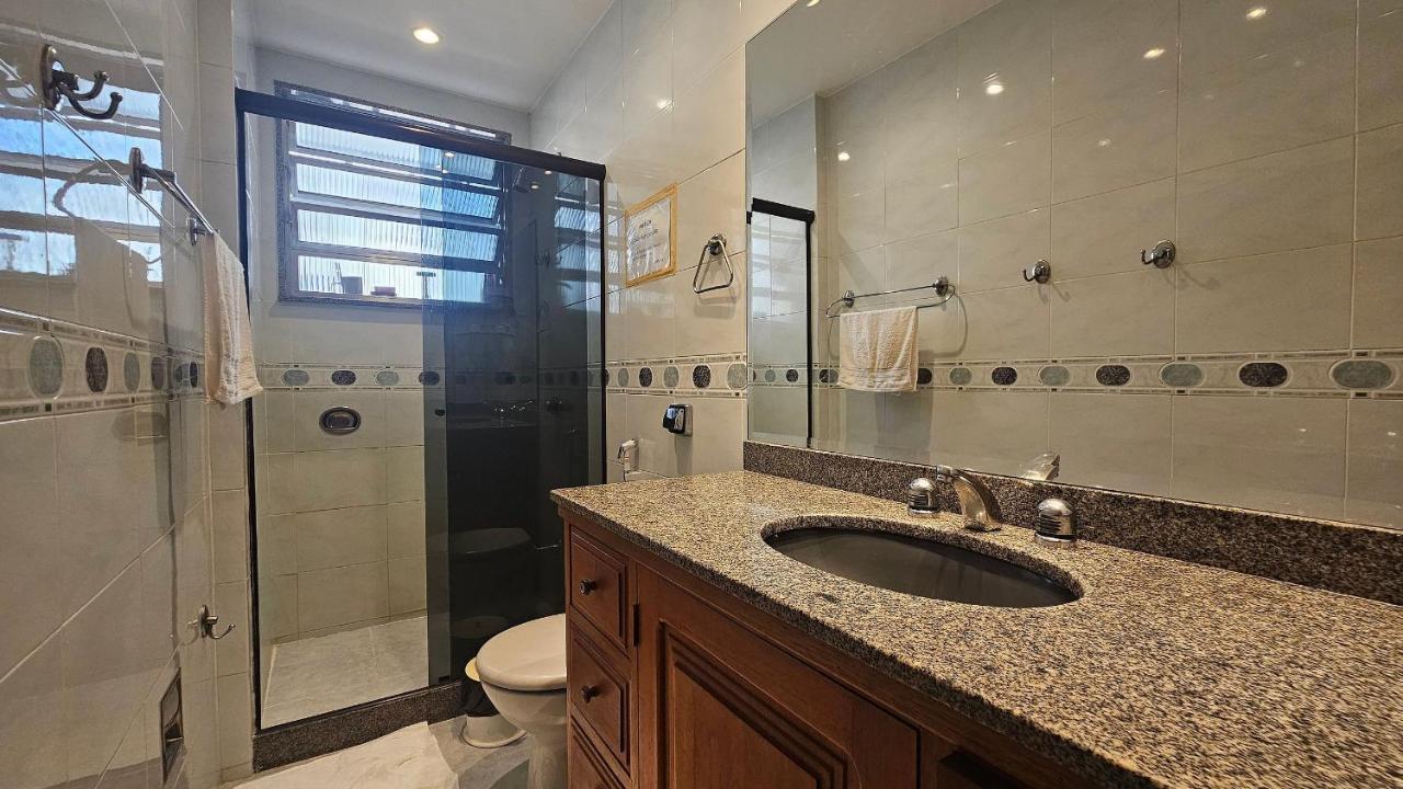 Prime Location! 3 Bedroom Flat by Copacabana Beach - 3