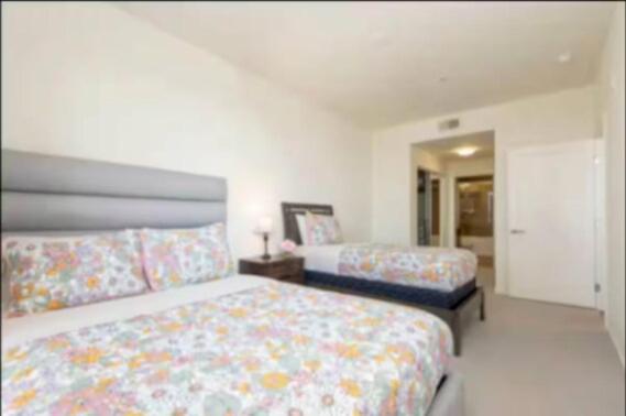 Stunning 2BR Penthouse Patio & View Venice MDR - 2