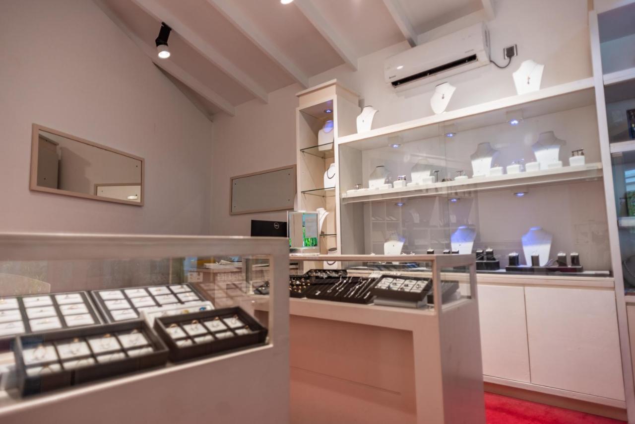 Dhigufaru Island Resort - 2