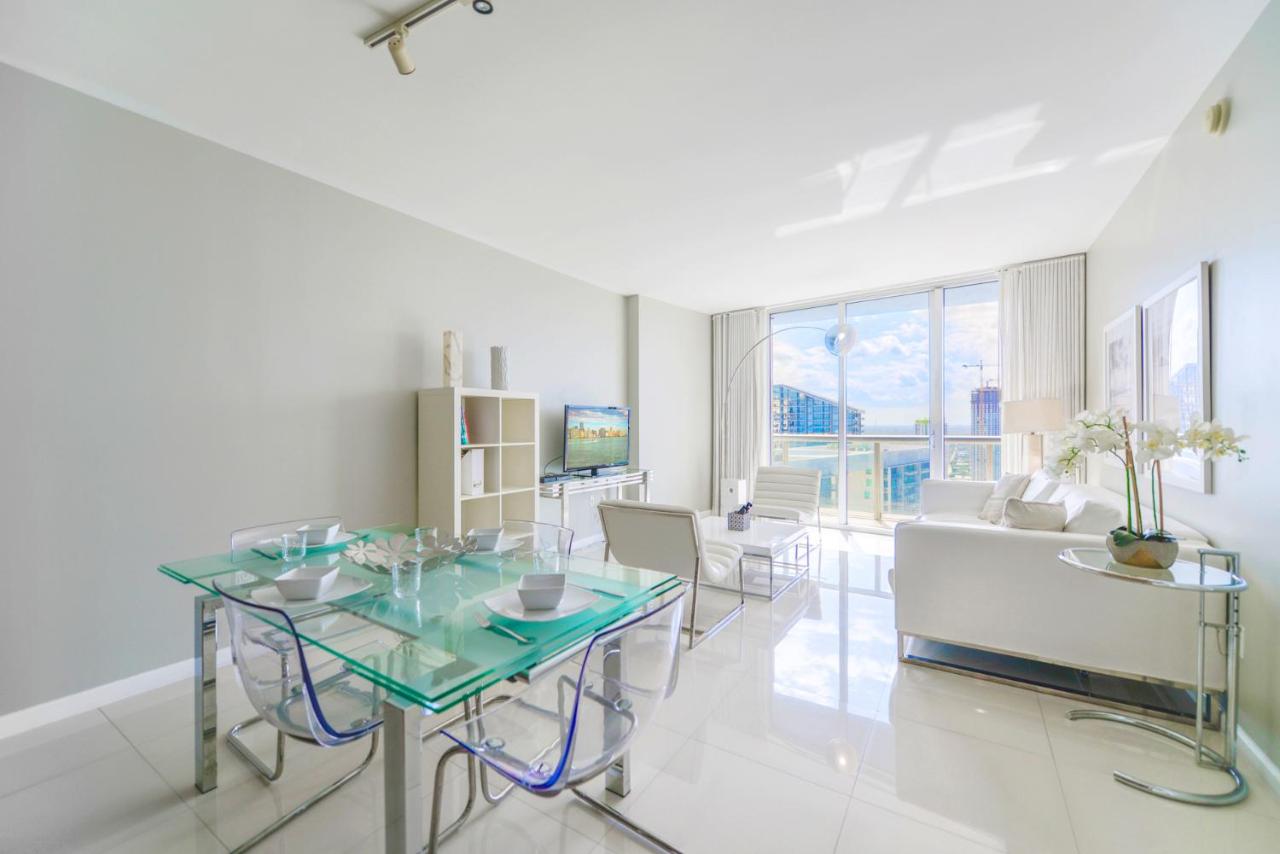 Panoramic City Views From 45th Floor Brickell Condo - 5