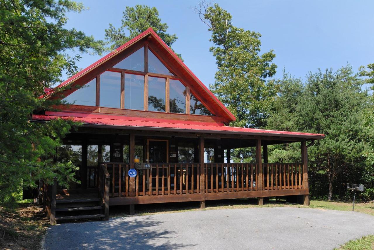 Old Glory Cabin — photo 15