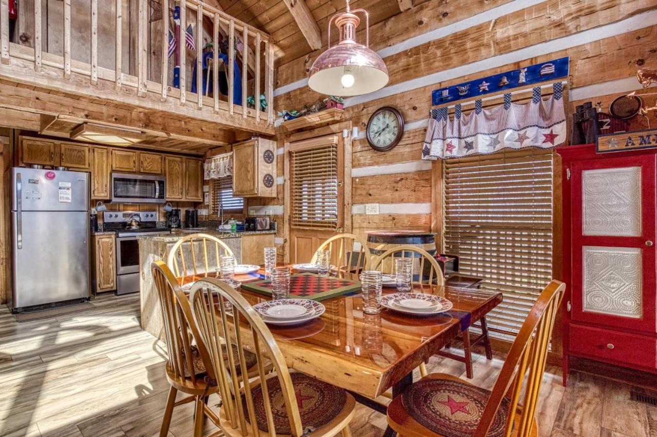 Old Glory Cabin — photo 24