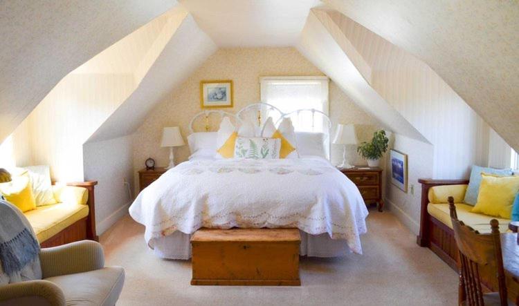 Headlands Inn Bed and Breakfast — photo 11