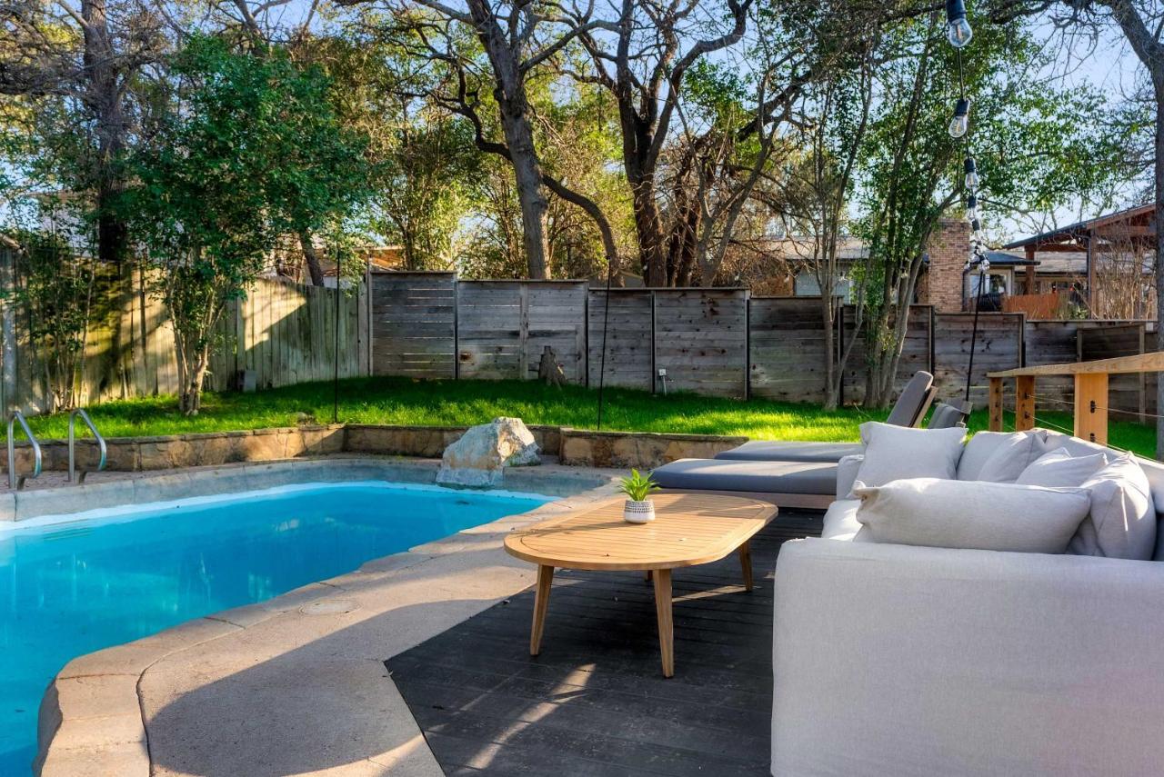 Luxury Zilker Home Pool Hot Tub and 2 Kitchens - 3