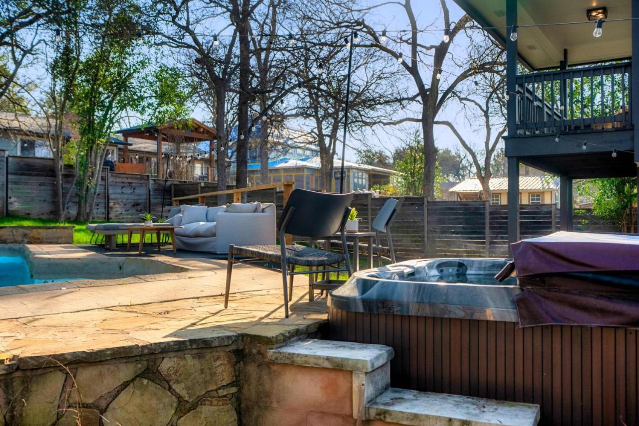 Luxury Zilker Home Pool Hot Tub and 2 Kitchens - 4