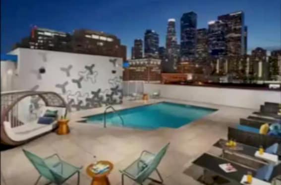 Adorable 2bed Apt Balcony & Rooftop Pool D - 4