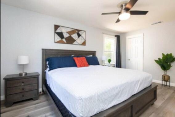 Charming 2BR Condo with Onsite Parking Included - 2