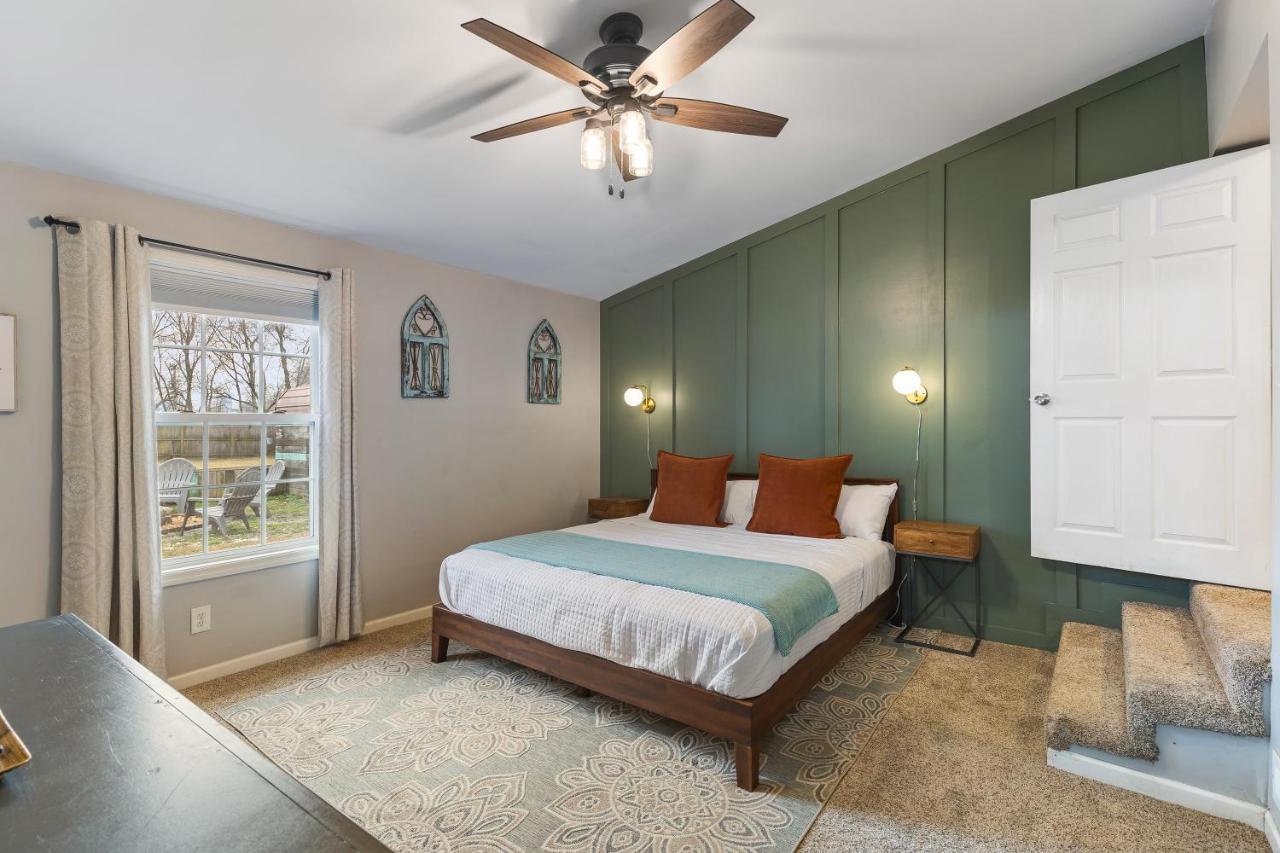 Big Cozy House 3 mi to Downtown with Outdoor Fire Pit - 5