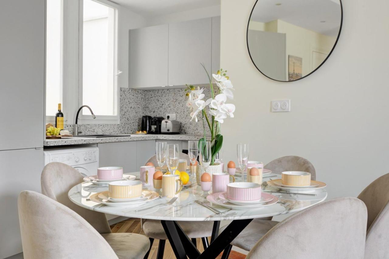 La Plume Suite A Haven of Peace in Montorgueil