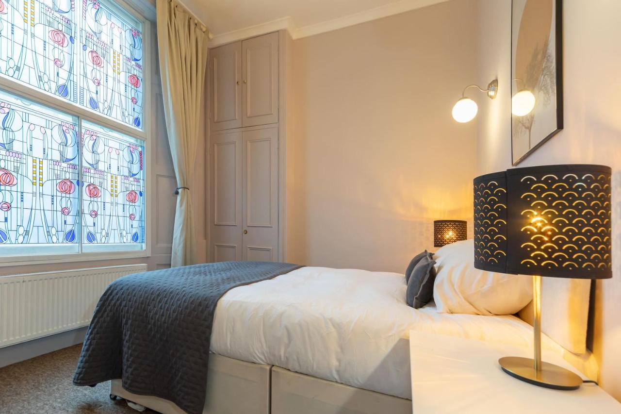 Fabulous 2 Bedroom Apartment by Holland Park - 2