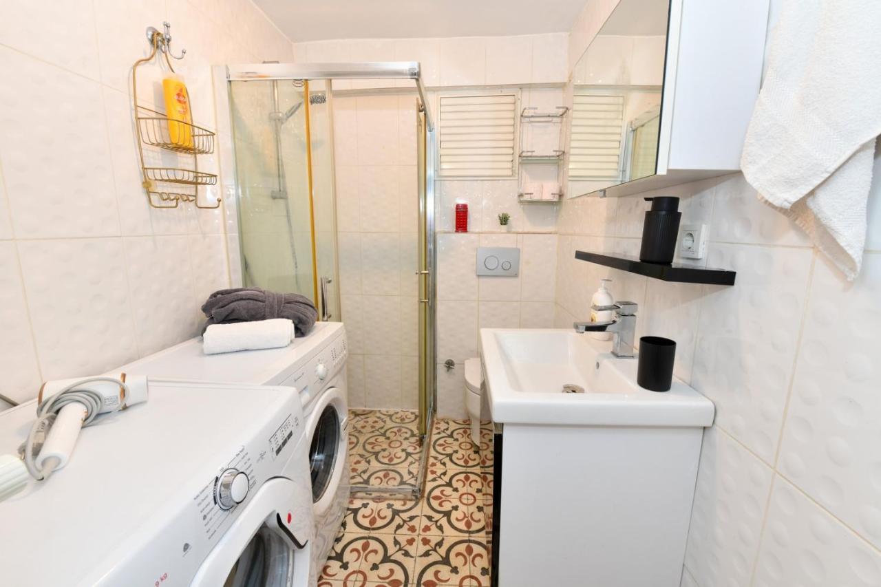 The Maiden Tower From Your Bedroom Romantic View, In Taksim Square - 3