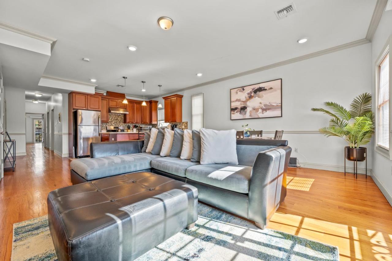 HUGE Cozy Jersey City Oasis with Double Balcony - 20 mins to NYC - 4