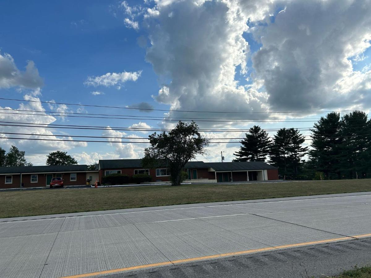 Hillcrest Motel — photo 13