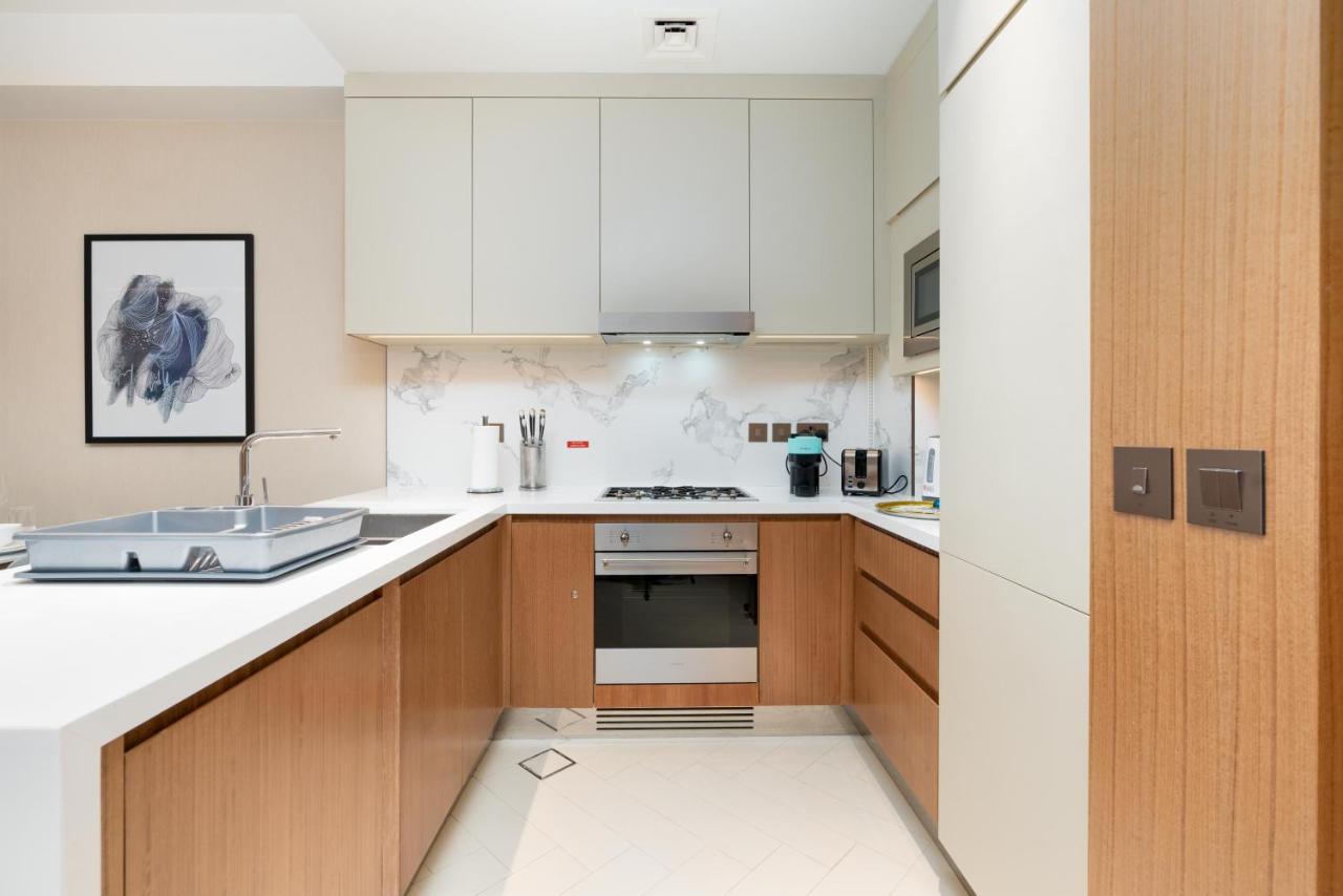 Ultimate Stay Luxurious Address Opera 2BR Next to Burj Khalifa and Dubai Mall Large Balcony with Stunning Views - 5