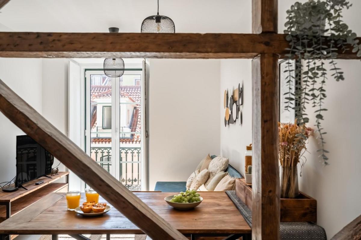 Lovely 2 Bed Apt in the Heart of Lisbon with AC by Lisbeyond - 4