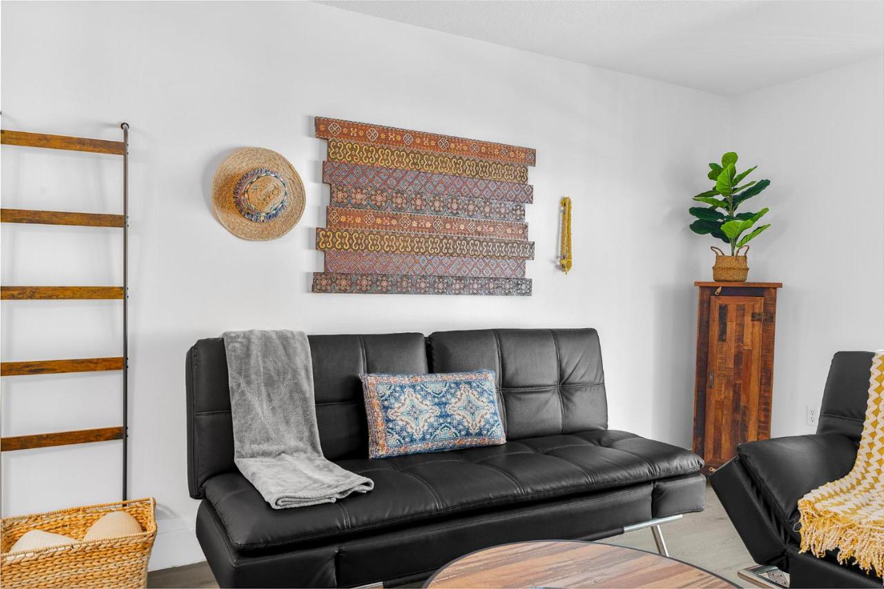 Condo Stylish and Minimalist w Highlights Amenities! - 2