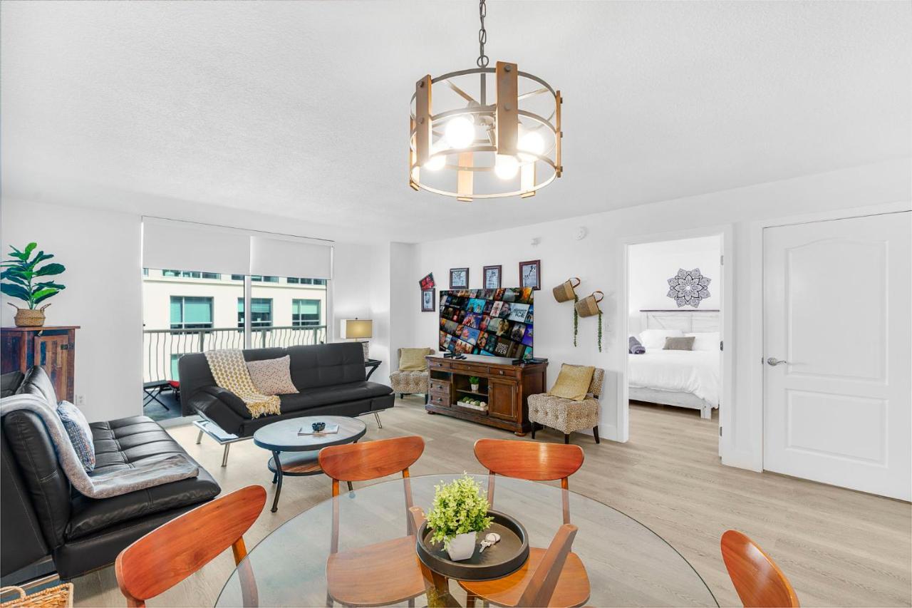 Condo Stylish and Minimalist w Highlights Amenities! - 5