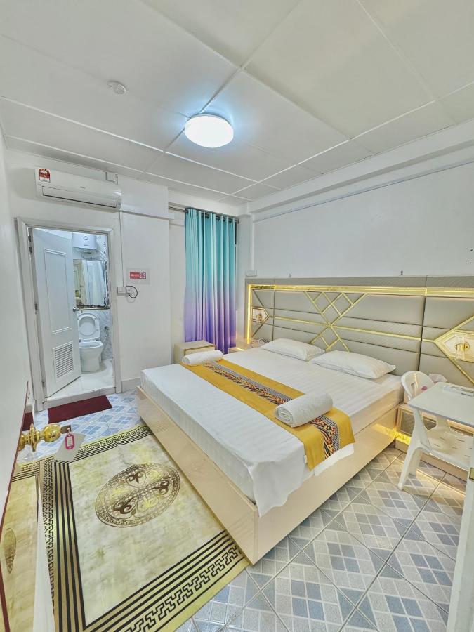 Ontrack Travel - room - 2