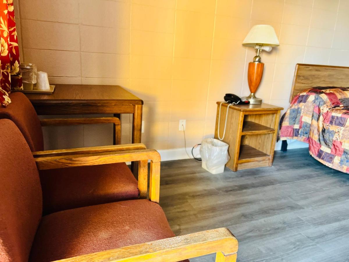 Clayton House Motel — photo 21