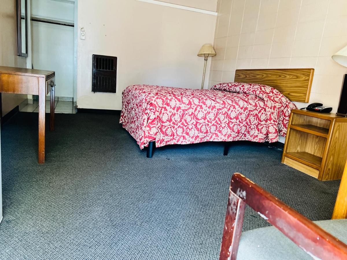 Clayton House Motel — photo 7