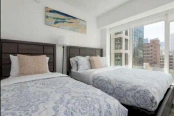 Stunning 3 Bedroom High-Rise with Pool, Spa, and Rooftop Views - 2