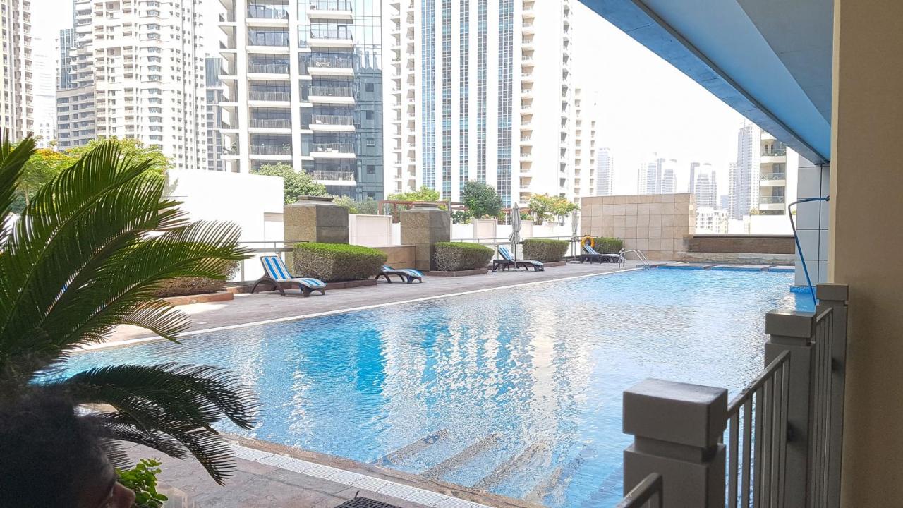 Modern 1BR, 8 Boulevard at Downtown Dubai - 4