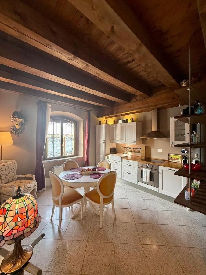 Molino Stucky Chimera - Canal View - 3