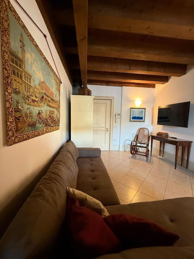 Molino Stucky Chimera - Canal View - 5