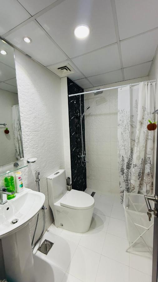 Lawnz Luxury furnished studio with Balcony Swimming Pool Gym Kids play ground - 3