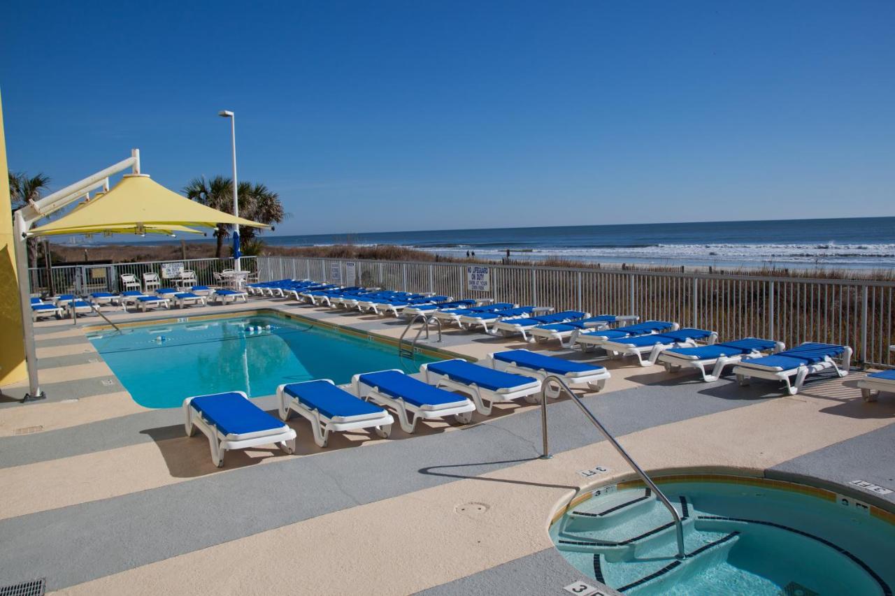 Heated swimming pool: Seaside Resort