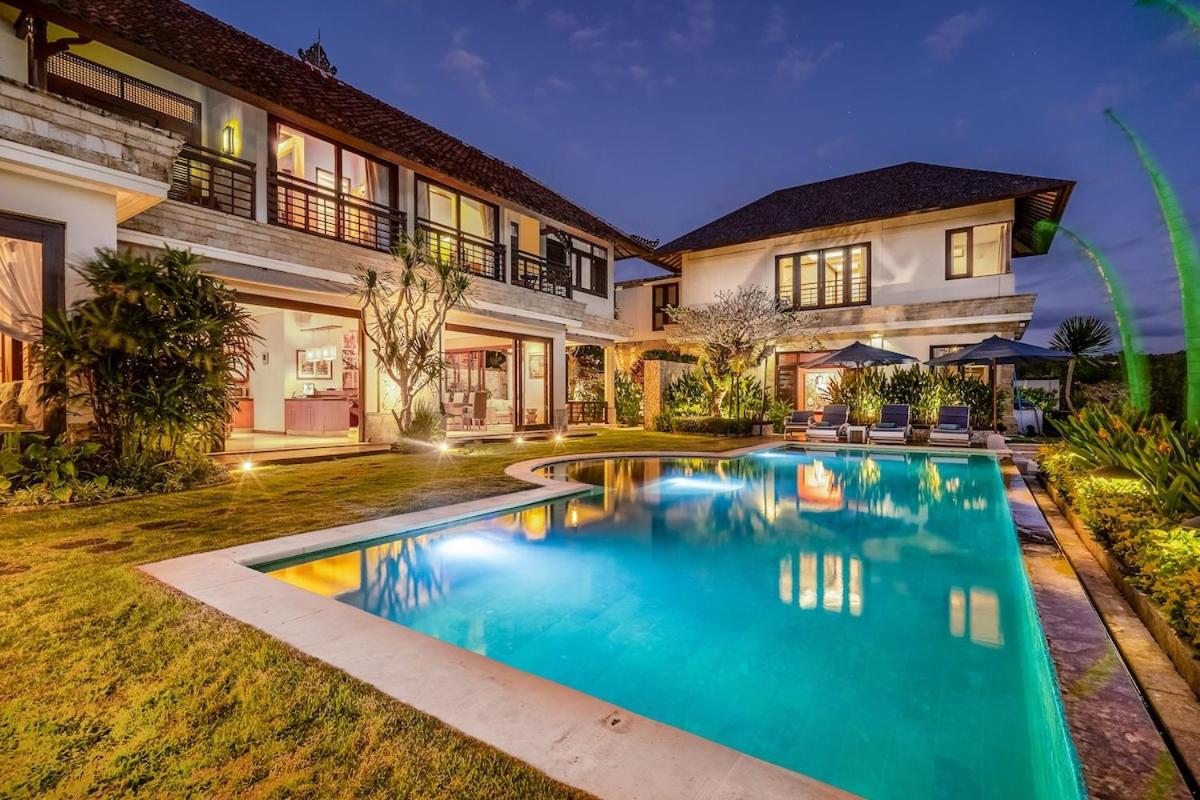 Luxury Villa with Butler Service and Spa - 4