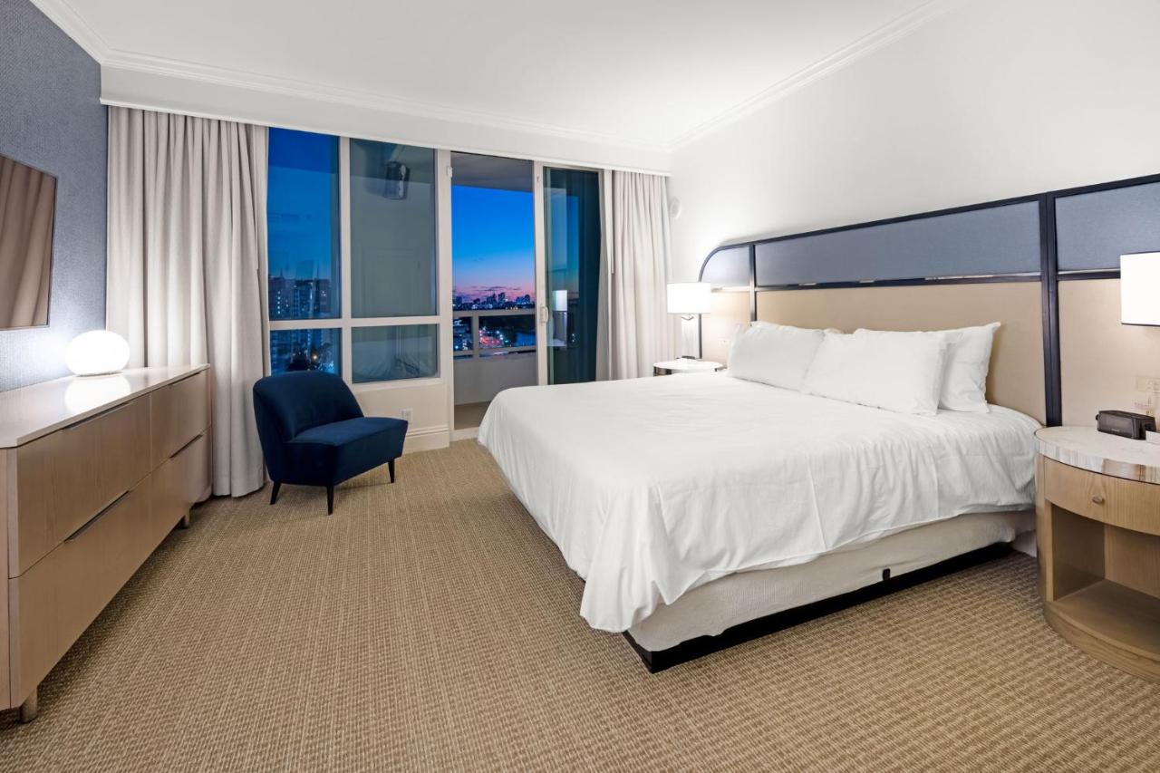 Fontainebleau Hotel Ocean View Fits 6! 1 BED/2 BA - 3