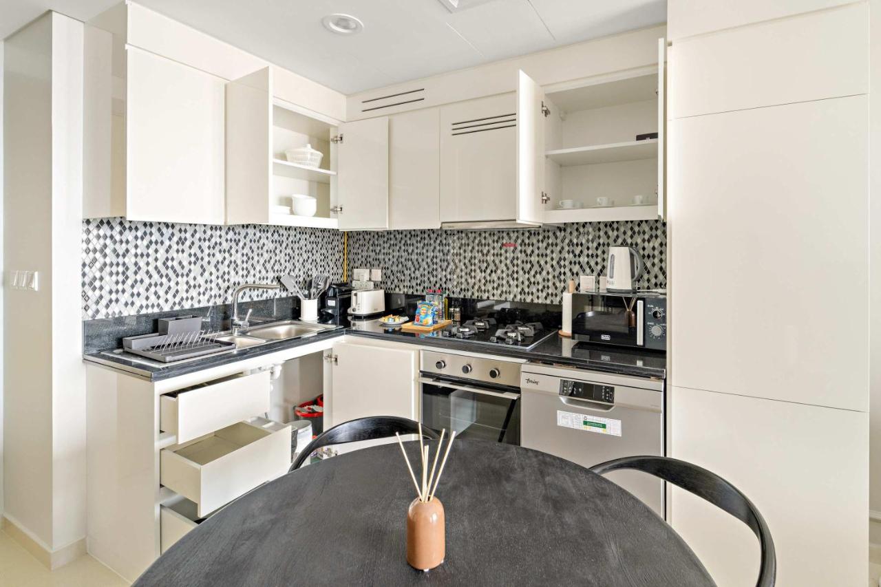 Silkhaus Vacation Homes Spacious 2BR in Aykon City Near Safa Park - 4