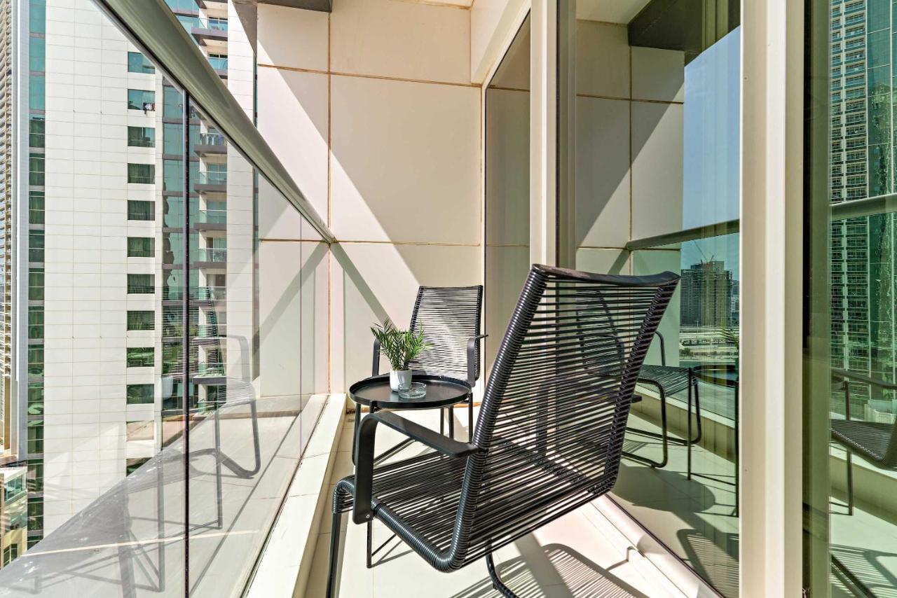 Silkhaus Vacation Homes Luxury 1BDR at Al Maha Tower in Reem Island - 2