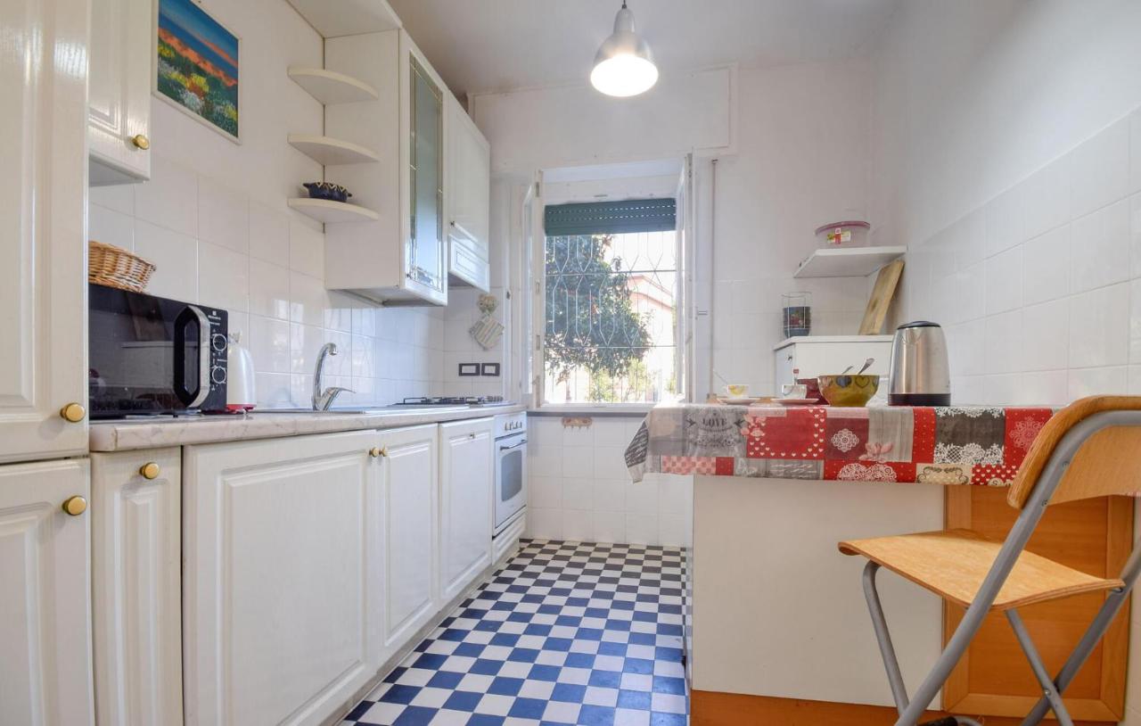 Stunning Apartment In Recco With Wifi - 4