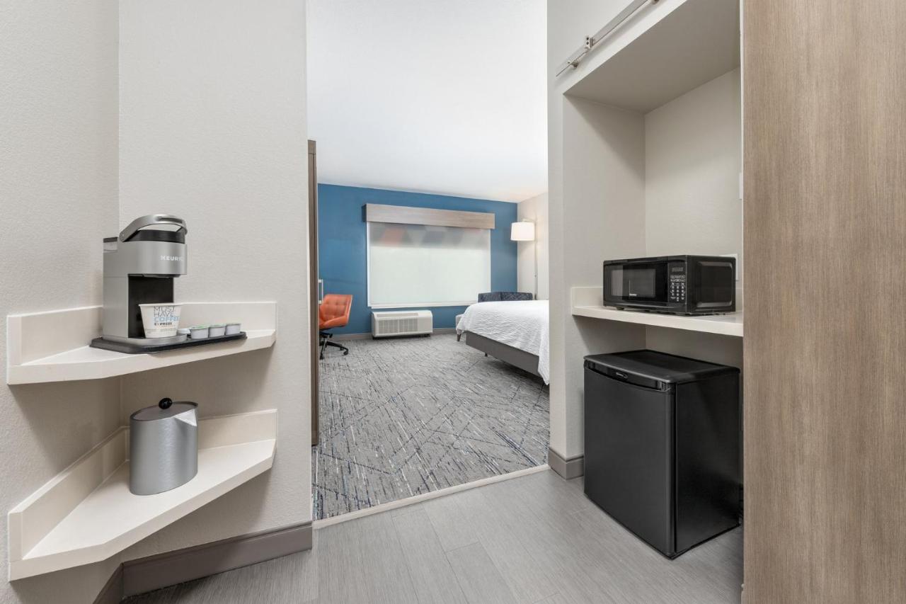 Holiday Inn Express & Suites Austin Airport East by IHG - 5