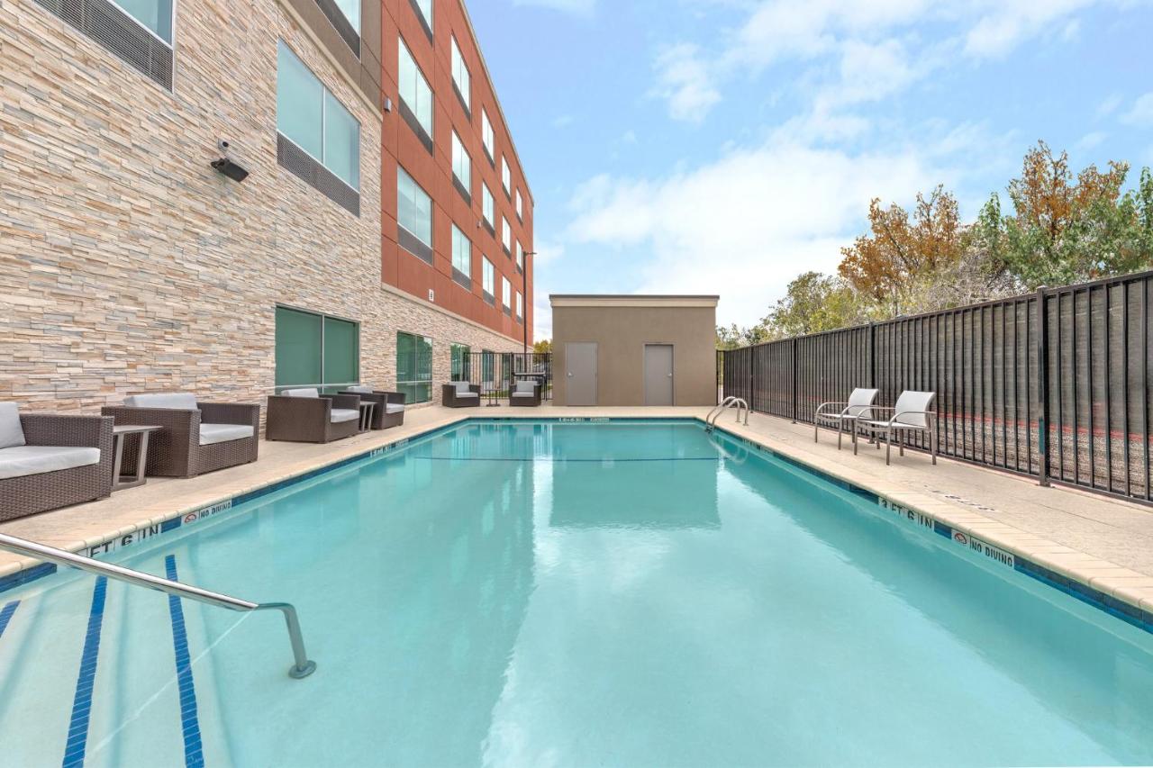 Holiday Inn Express & Suites Austin Airport East by IHG - 4