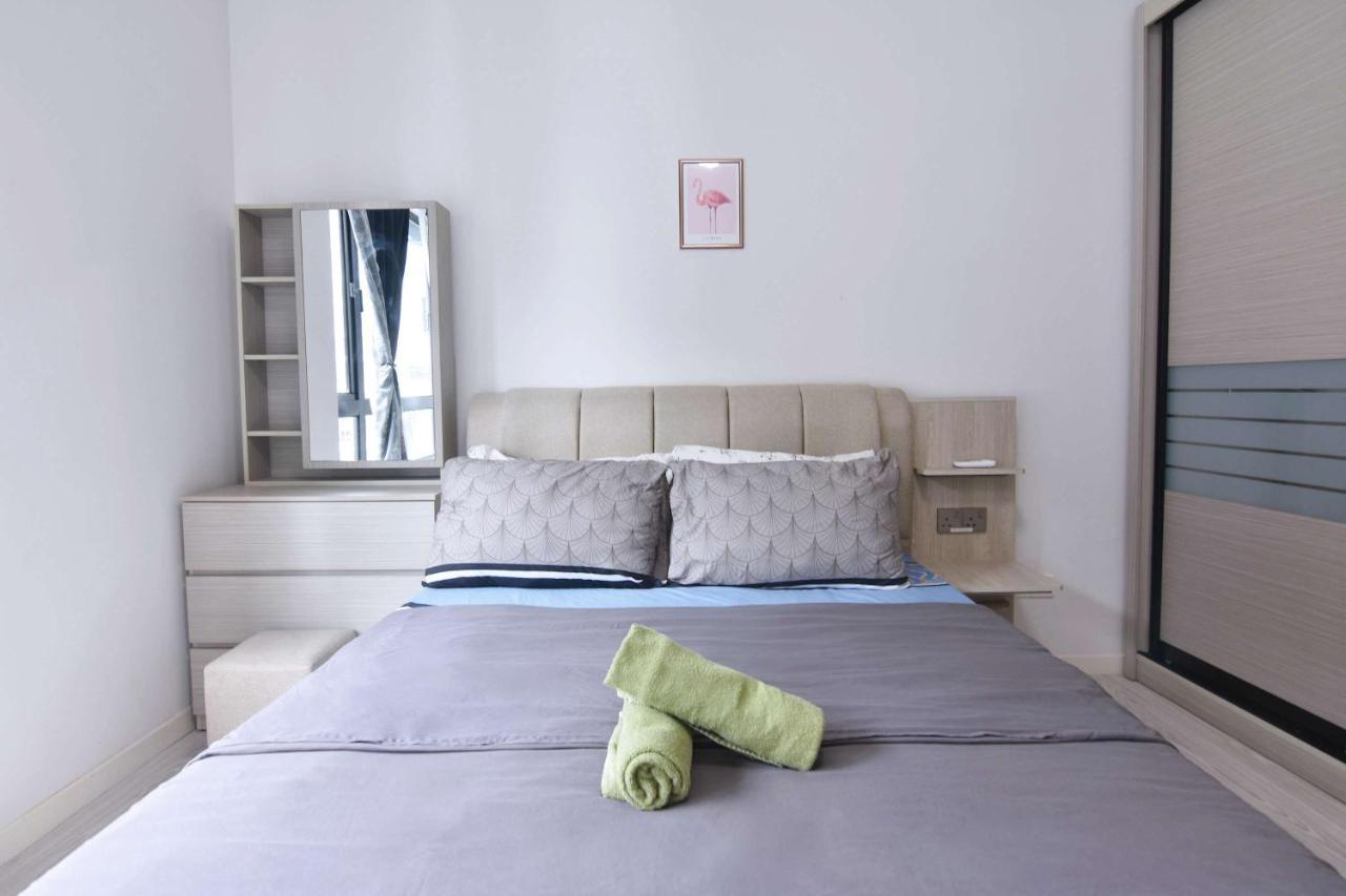 Chic Suasana JB Suite Cozy Stay with Balcony - 2