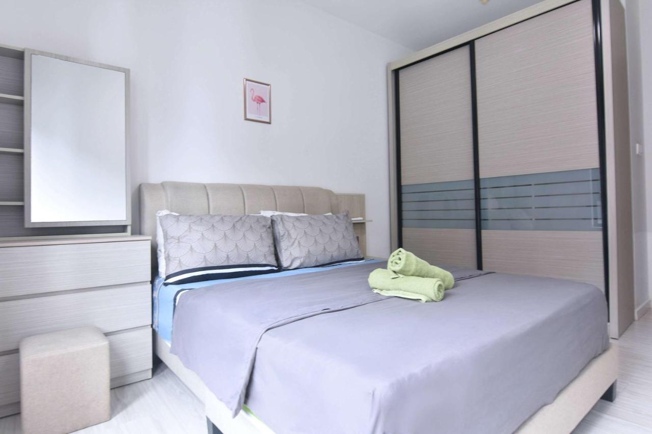 Chic Suasana JB Suite Cozy Stay with Balcony - 3