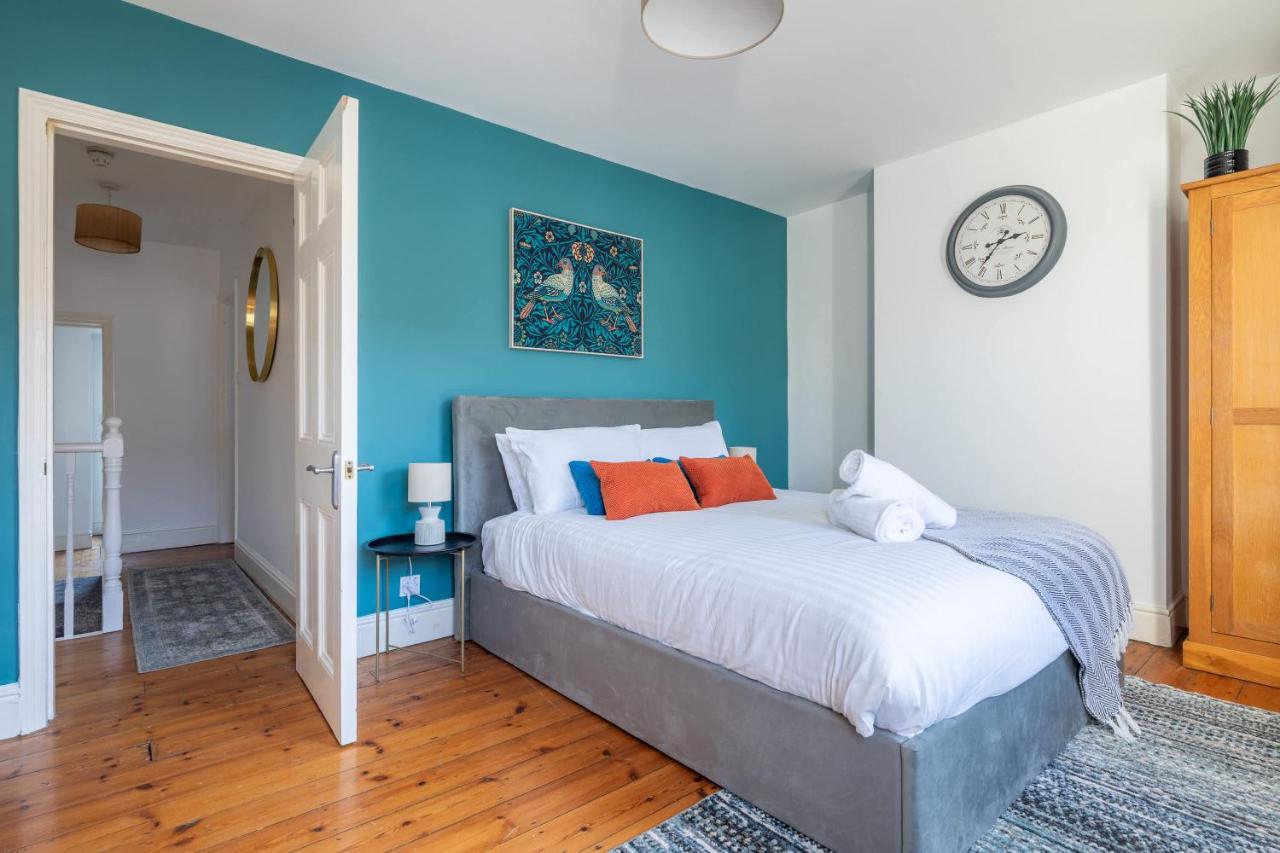 Stylish 3-Bed Home in the Heart of the Cambridge - 5