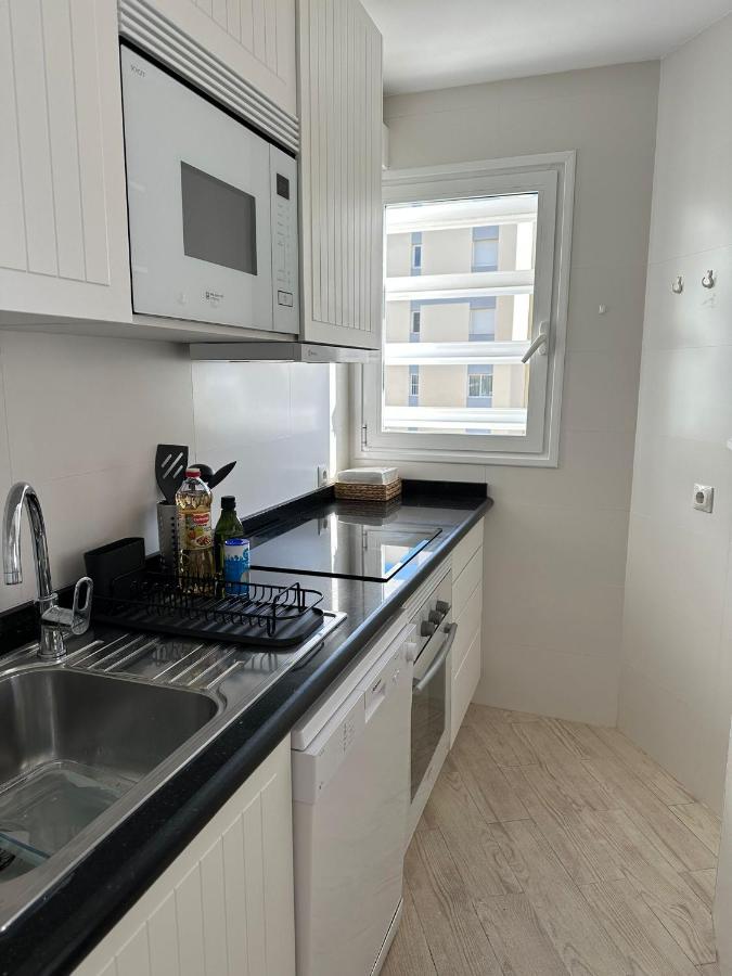 Benalmadena Beachside Apartment with parking - 3