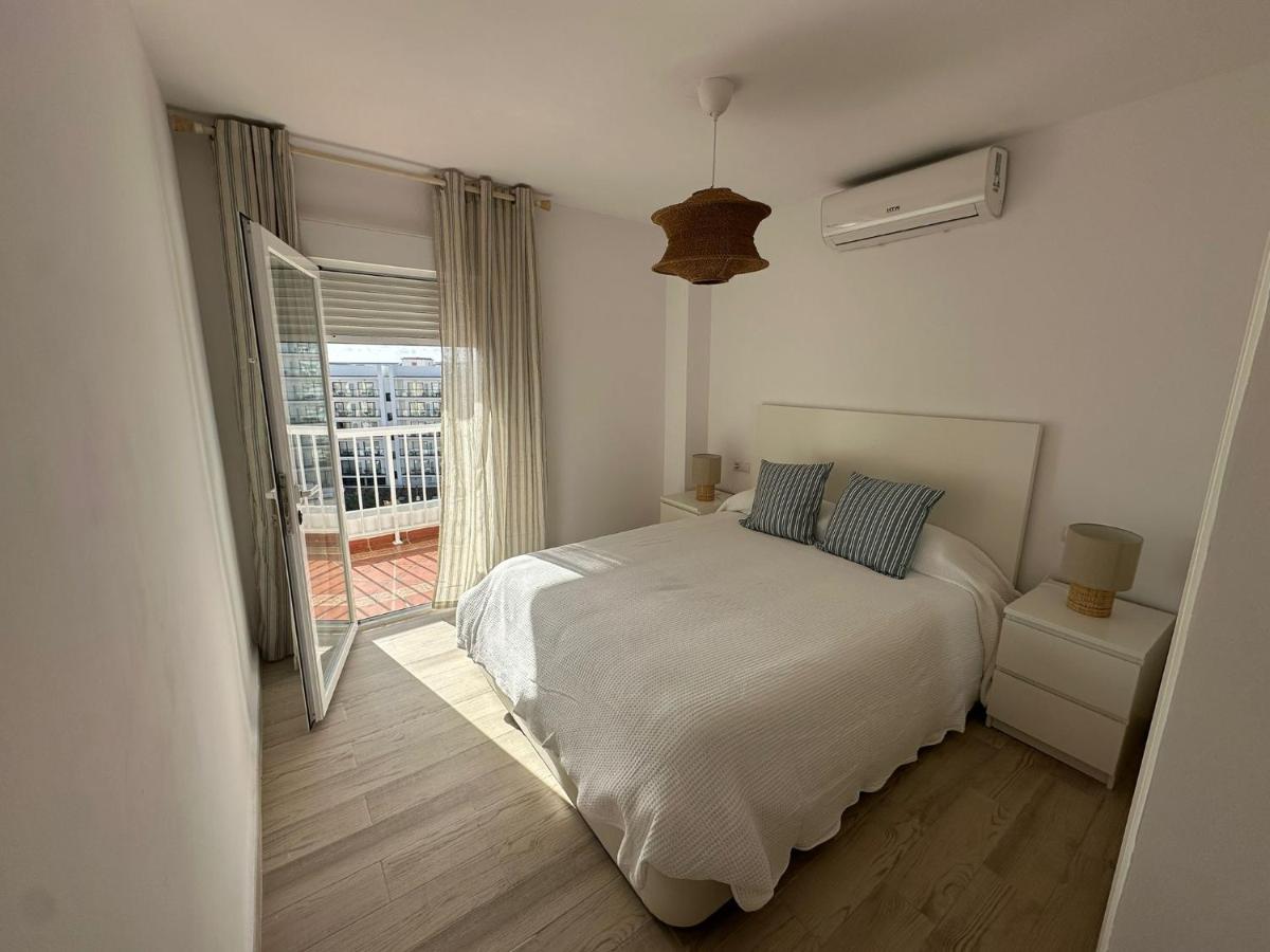 Benalmadena Beachside Apartment with parking - 2