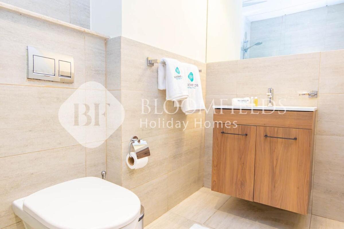 Bloomfields Pretty Stu in Oasis - 3