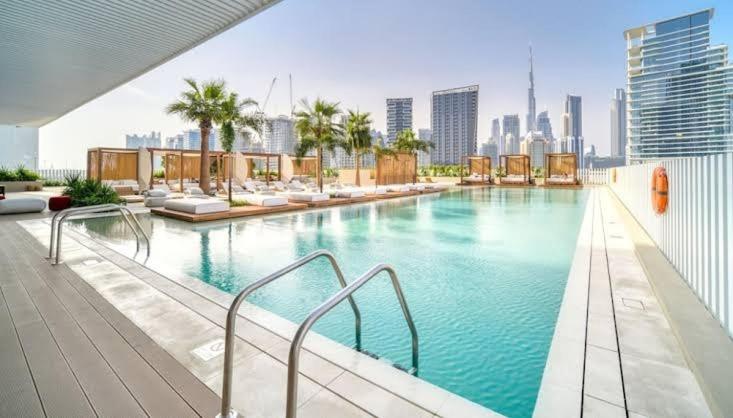 Simply Comfort Vacation Homes Rental Upside Living Business Bay Stunning Panoramic Burj Cityline Views
