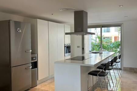 2BR Apartment with Beach Club - 2