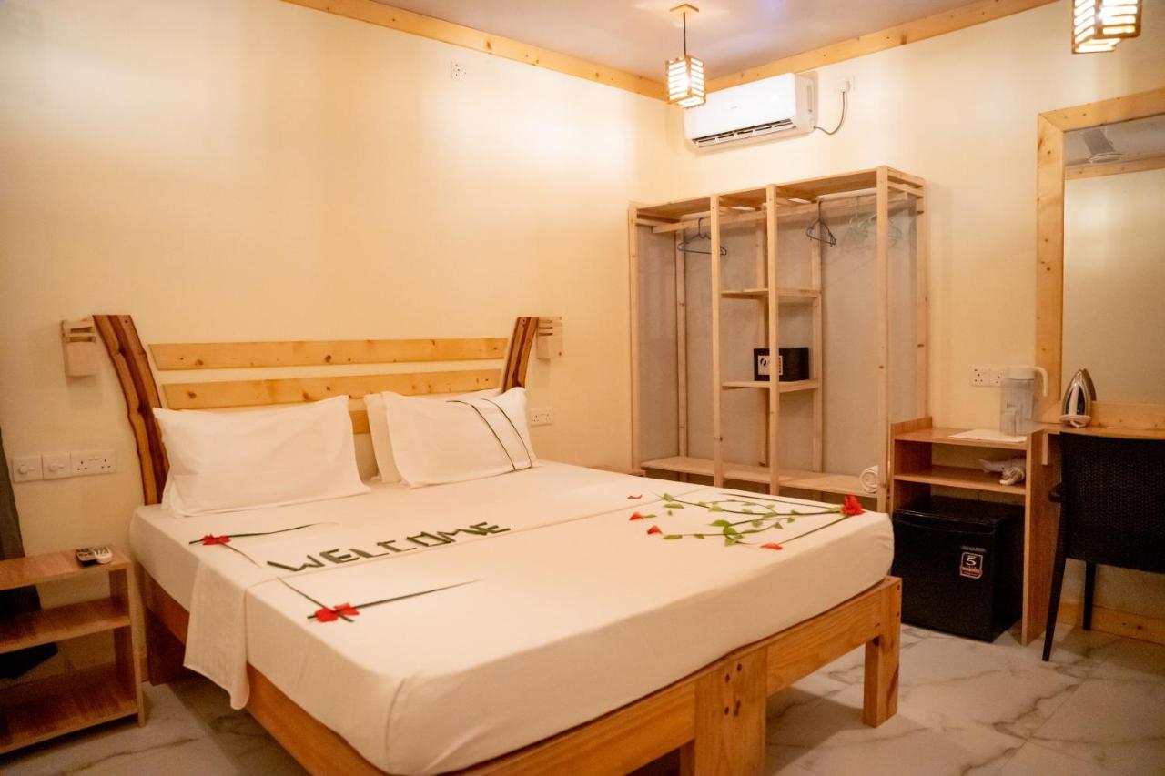 Black Pearl Himandhoo - 2