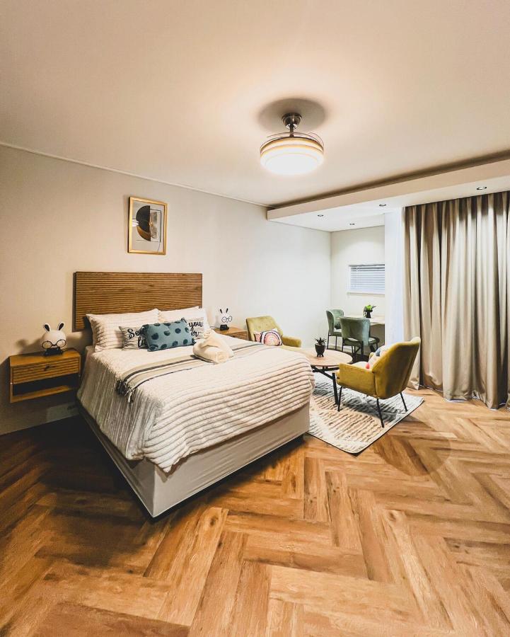 Love on Park by Dajosha bookings - 2