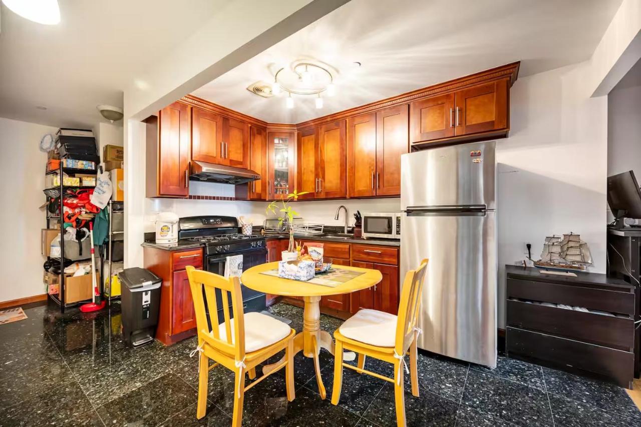 BEST LOCATION IN QUEENS, Everything is near by, PRIVATE ROOM, LaGuardia Airport 10min - 4