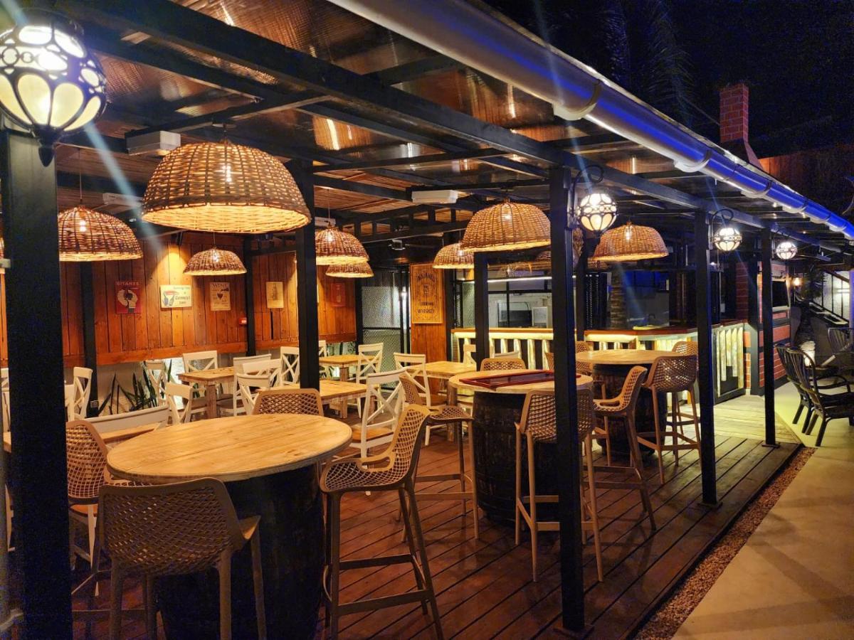 Cozy Apt near Beach with Fine Cuisine & Pool TRR3 - 5