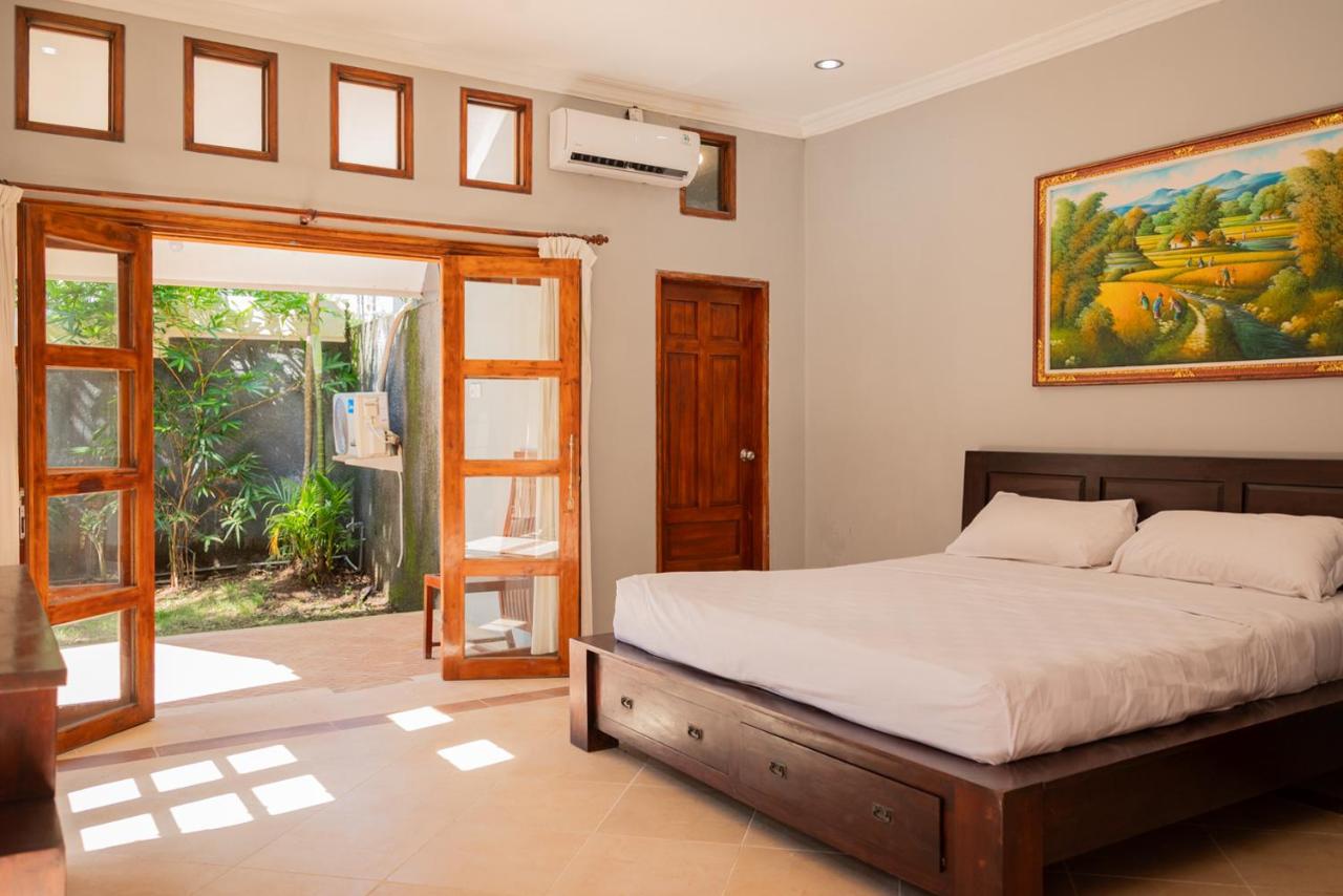 Villa with private pool and garden in Nusa Dua 3BR - 2